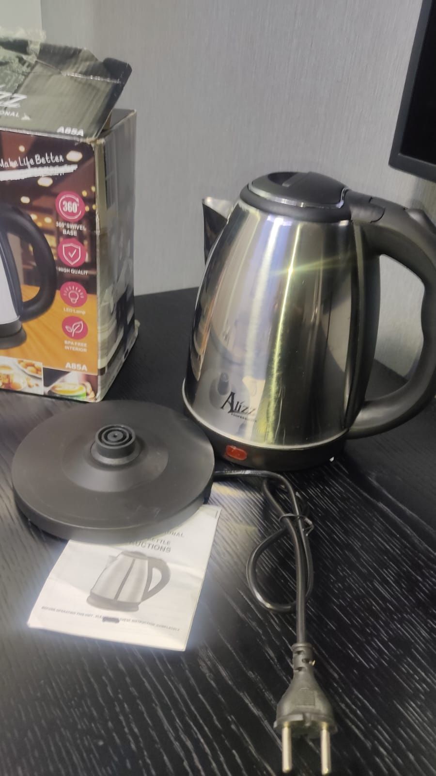 JaCafeteira elétrica , de 2L , para aquecer água em inox
