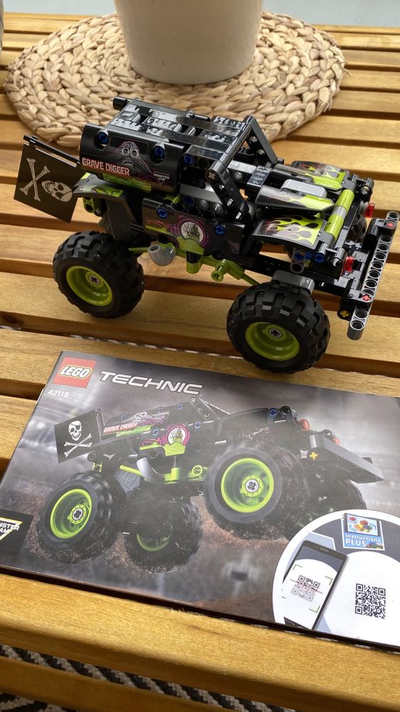LEGO Technic 42118 Monster Jam Grave Digger z napędem