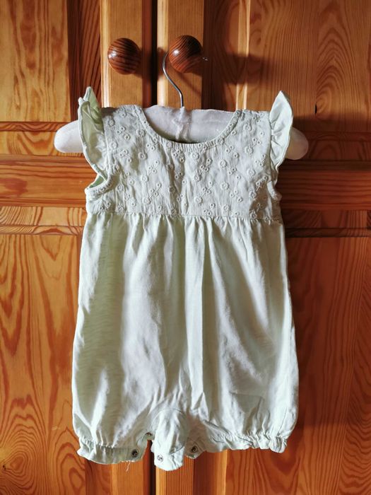 Rampers dla niemowlęcia w pastelowym odcieniu