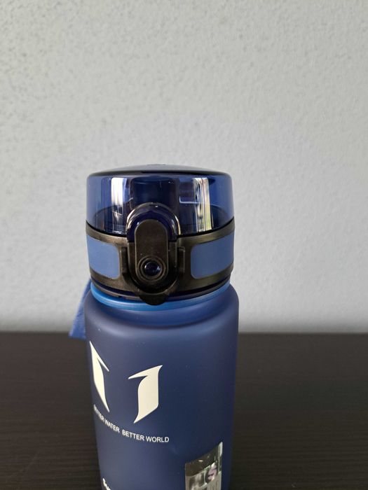 Butelki Butelka na wodę, napoje Super Sparrow 350ml z sitkiem i smyczą