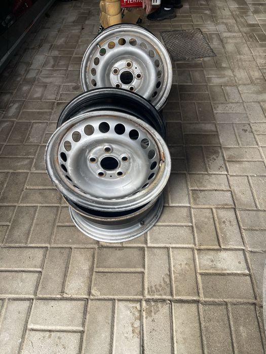 Felgi stalowe oryginał VW 16  5x120 otwór 64mm