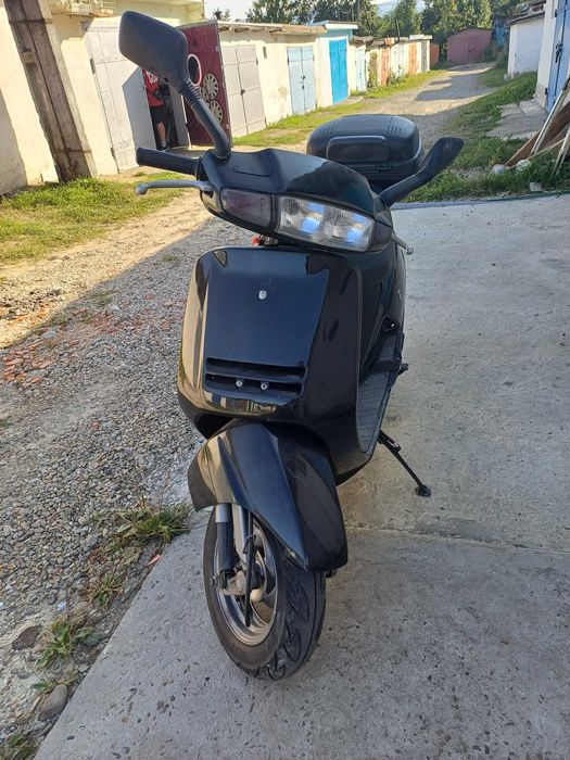 Скутер Honda Lead AF-20