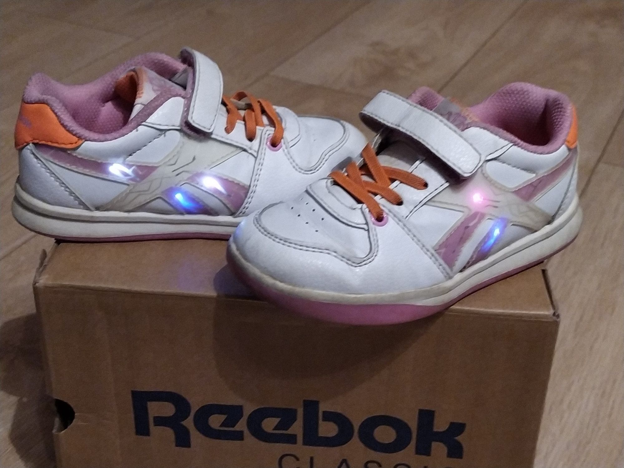 Buty świecące sneakersy  Reebok classic step and flash LED r.