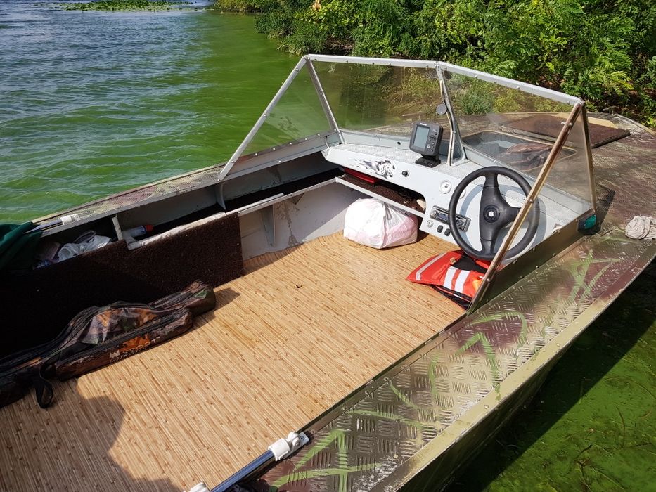 Моторний човен Прогресс 4 лодка моторная