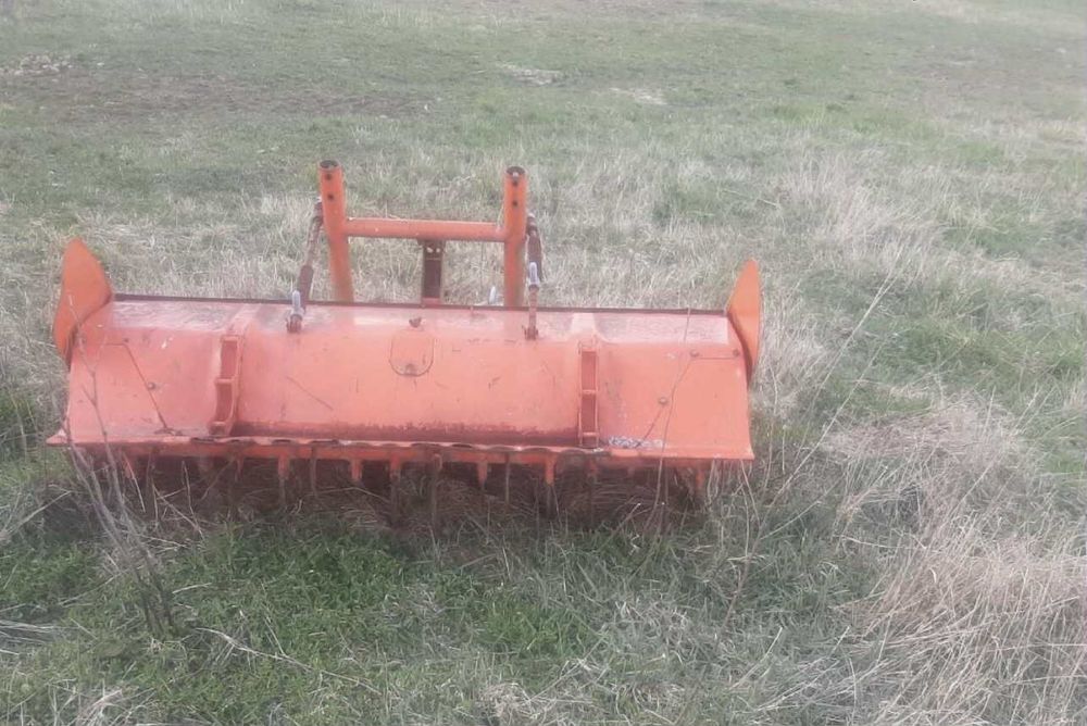 Ciągnik ogrodniczy Kubota Saturn X20 w zestawie z osprzetem