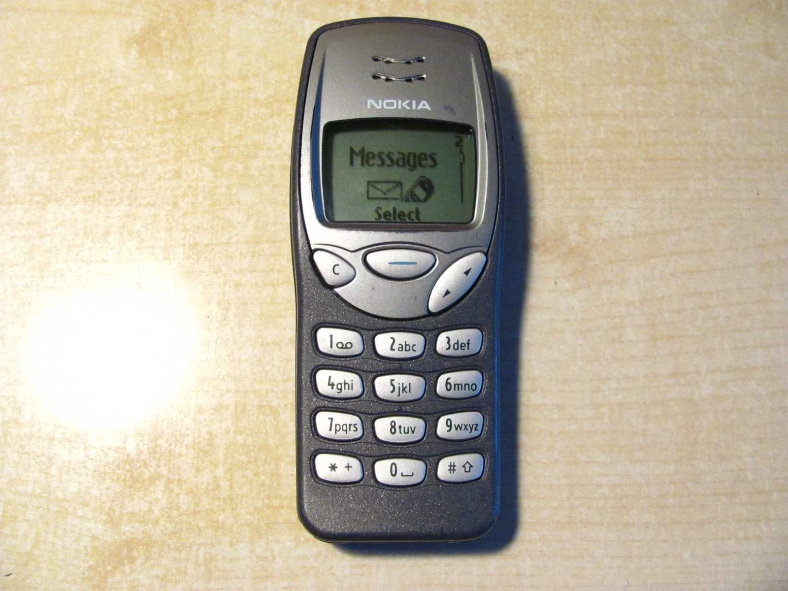 Stary telefon komórkowy Nokia 3210 - niedrogo sprzedam