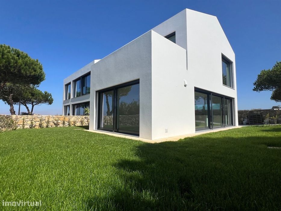 Arrendamento – Moradia Nova e Exclusiva 3+1, com 157 m² e Jardim Priva