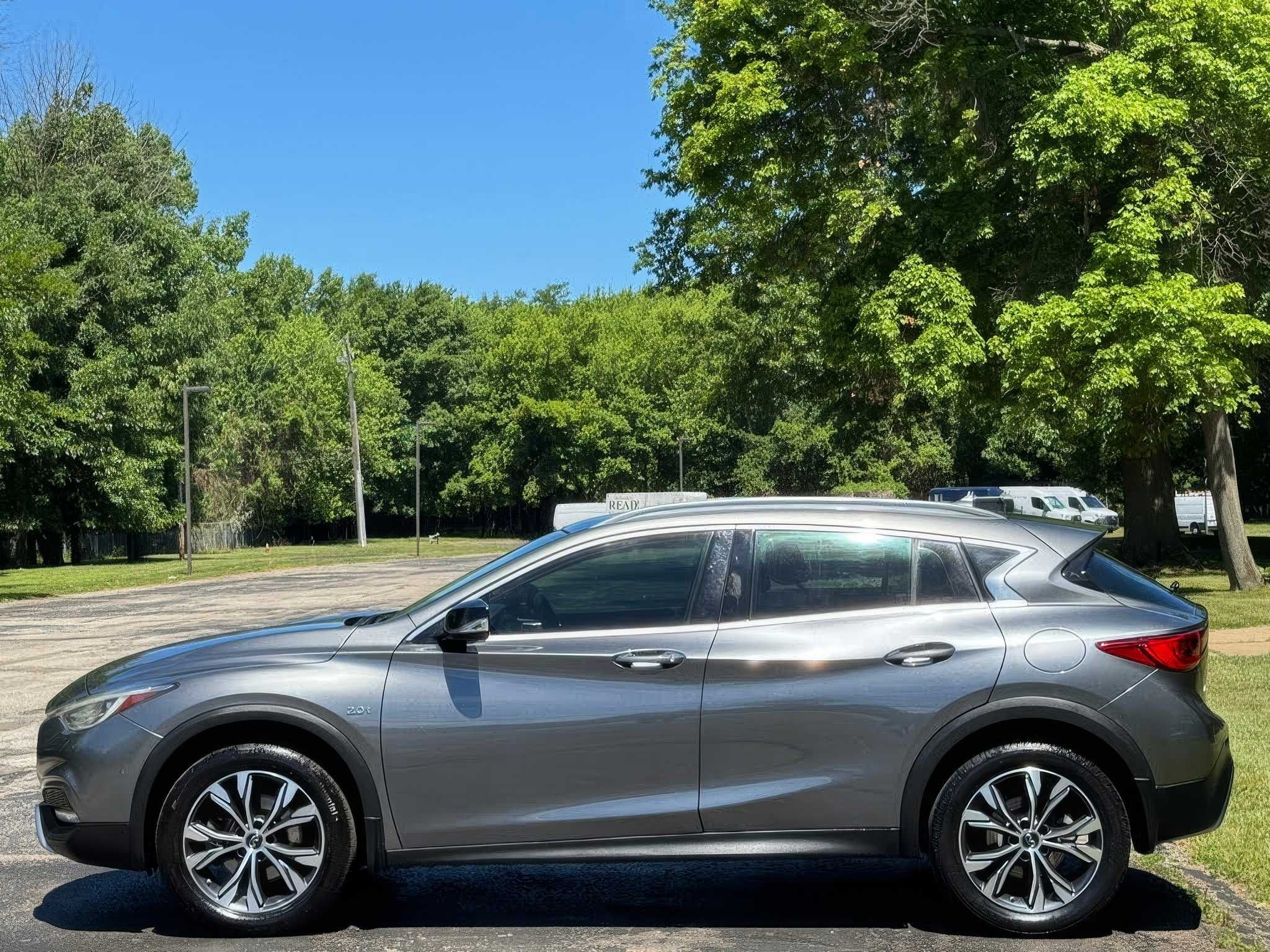 2017 Infiniti QX30 2.0t