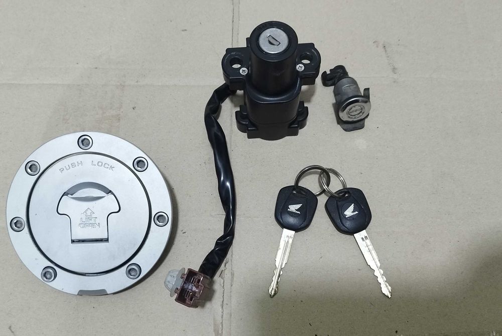 Комплект замків + 2 ключа Honda CB600F Hornet 07-11 PC41 оригінал