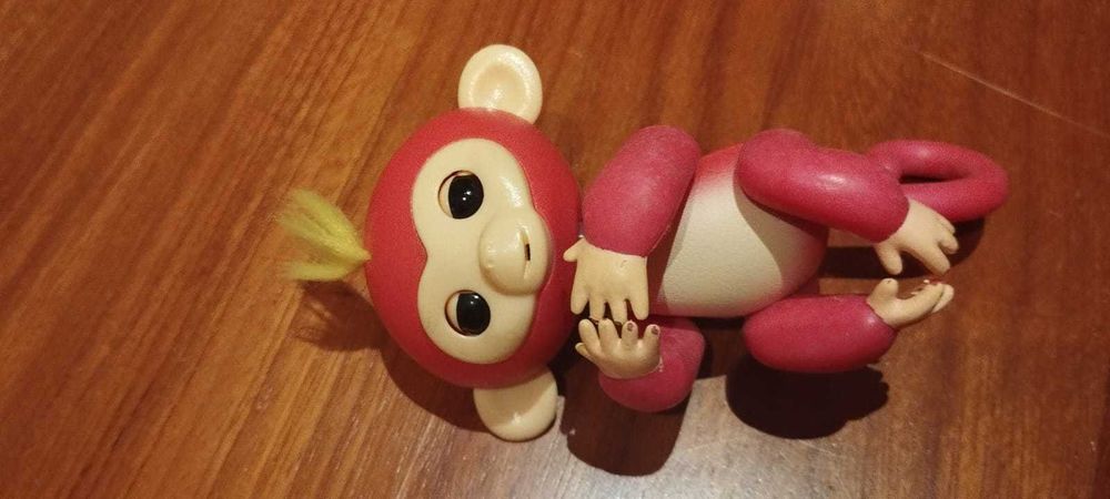 Boneco finger monkey