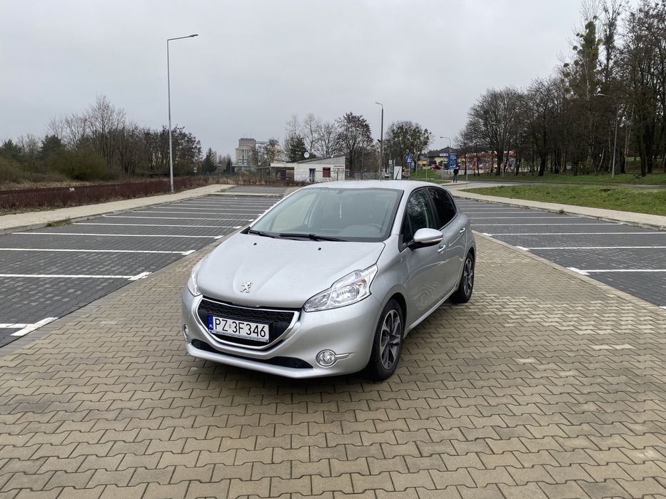 Peugeot 208 1.6 ehdi klima Niski przebieg