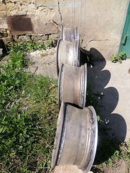 Титани r15 Audi 80