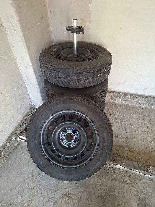 Opony z felgami Yaris Cross