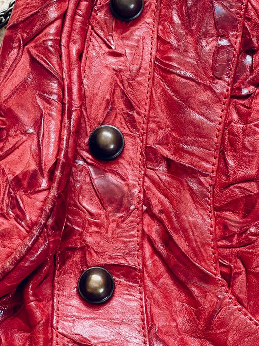 Червона сумка в стилі Y2K шкіряна на плече