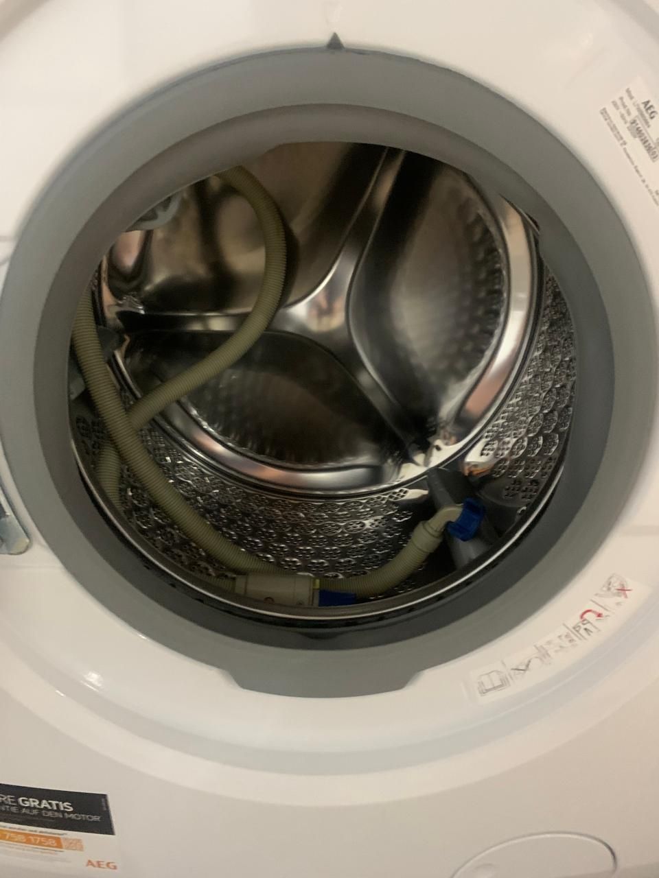 Пральна машинка AEG L7WB65684 з сушкою