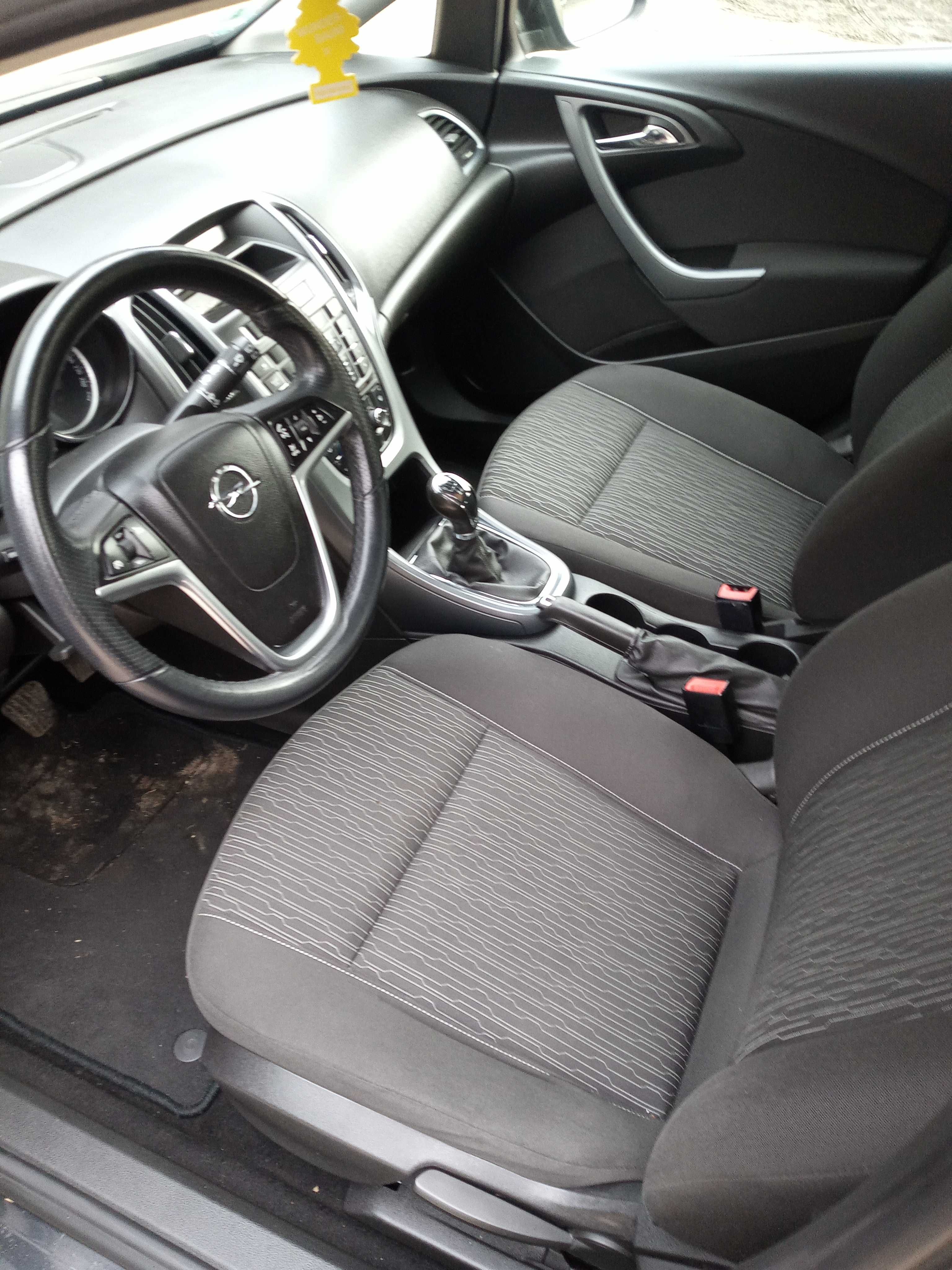 Opel Astra 1.4 benz, 2013r