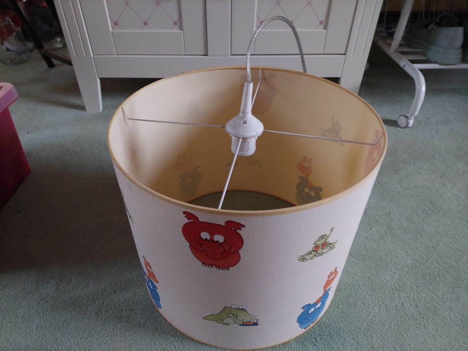 Lampa do pokoju dziecięcego w pocieszne zwierzęta