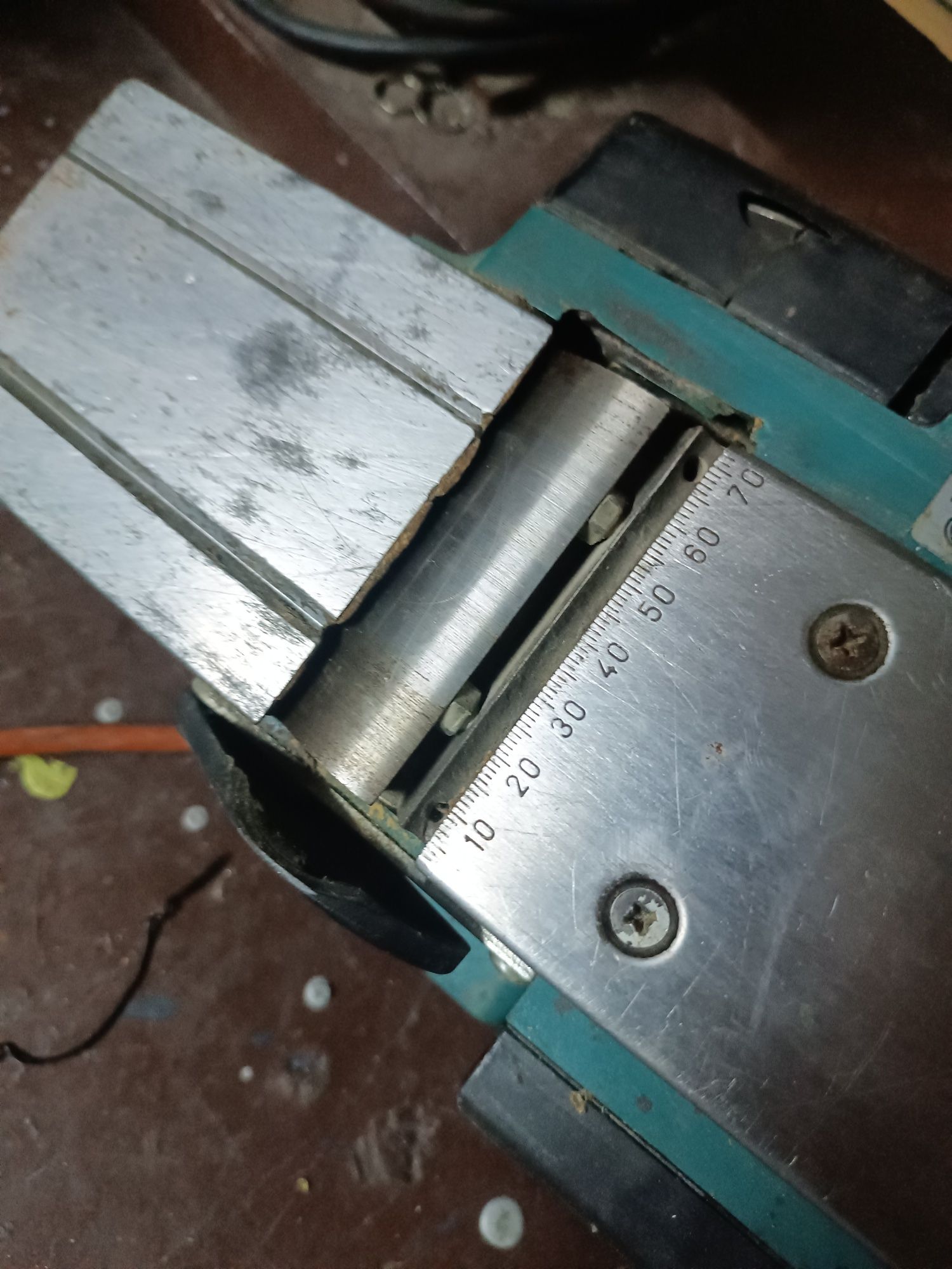 Strug elektryczny Black & Decker