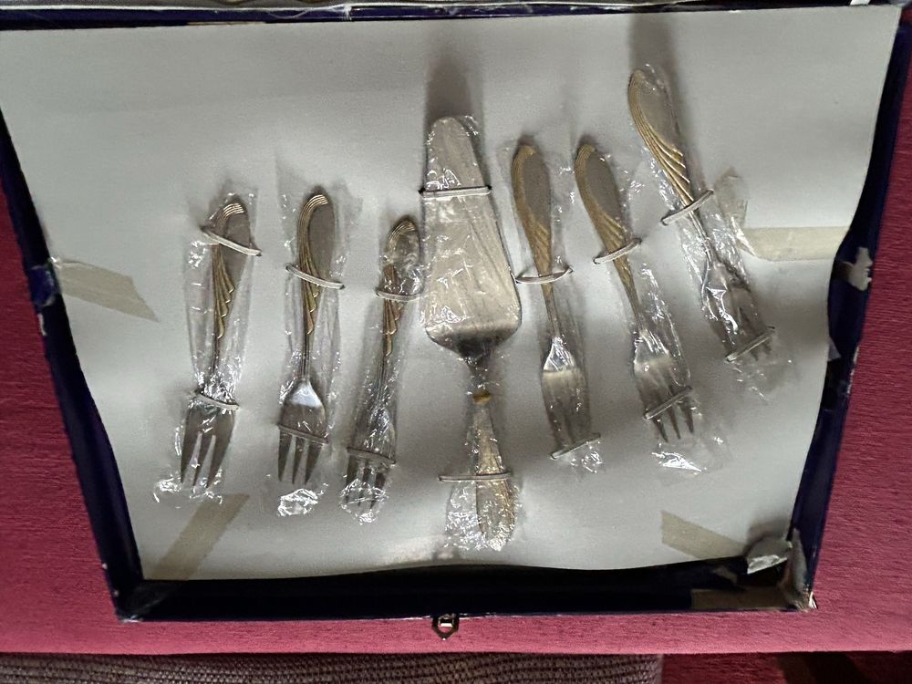 Conjunto de prato com talheres