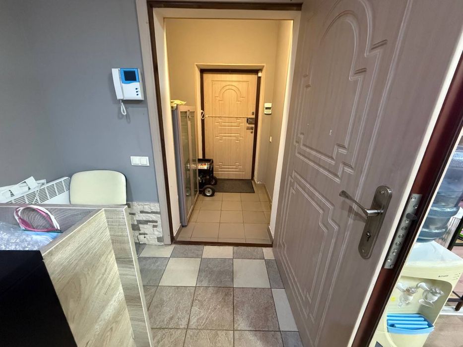 Продаж цокольного приміщення в прохідному місці!