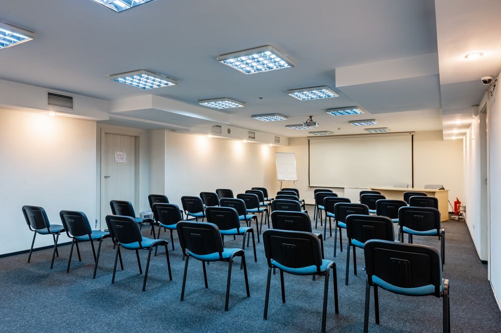 Аренда конференц-зала (80 чел.) м. Бориспольская (5 минут)