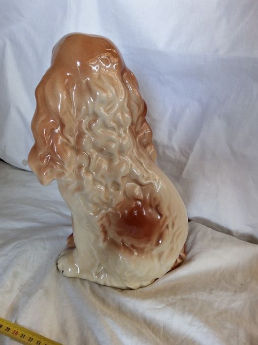 Stara figurka porcelanowa pies