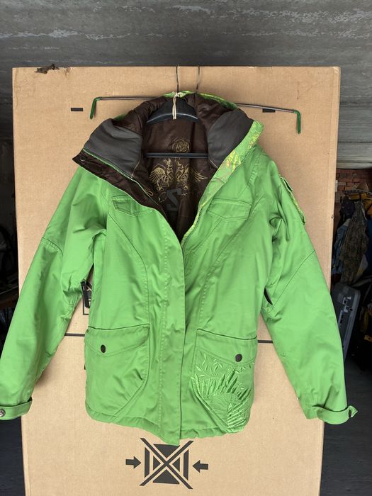 Лыжные штаны и куртки