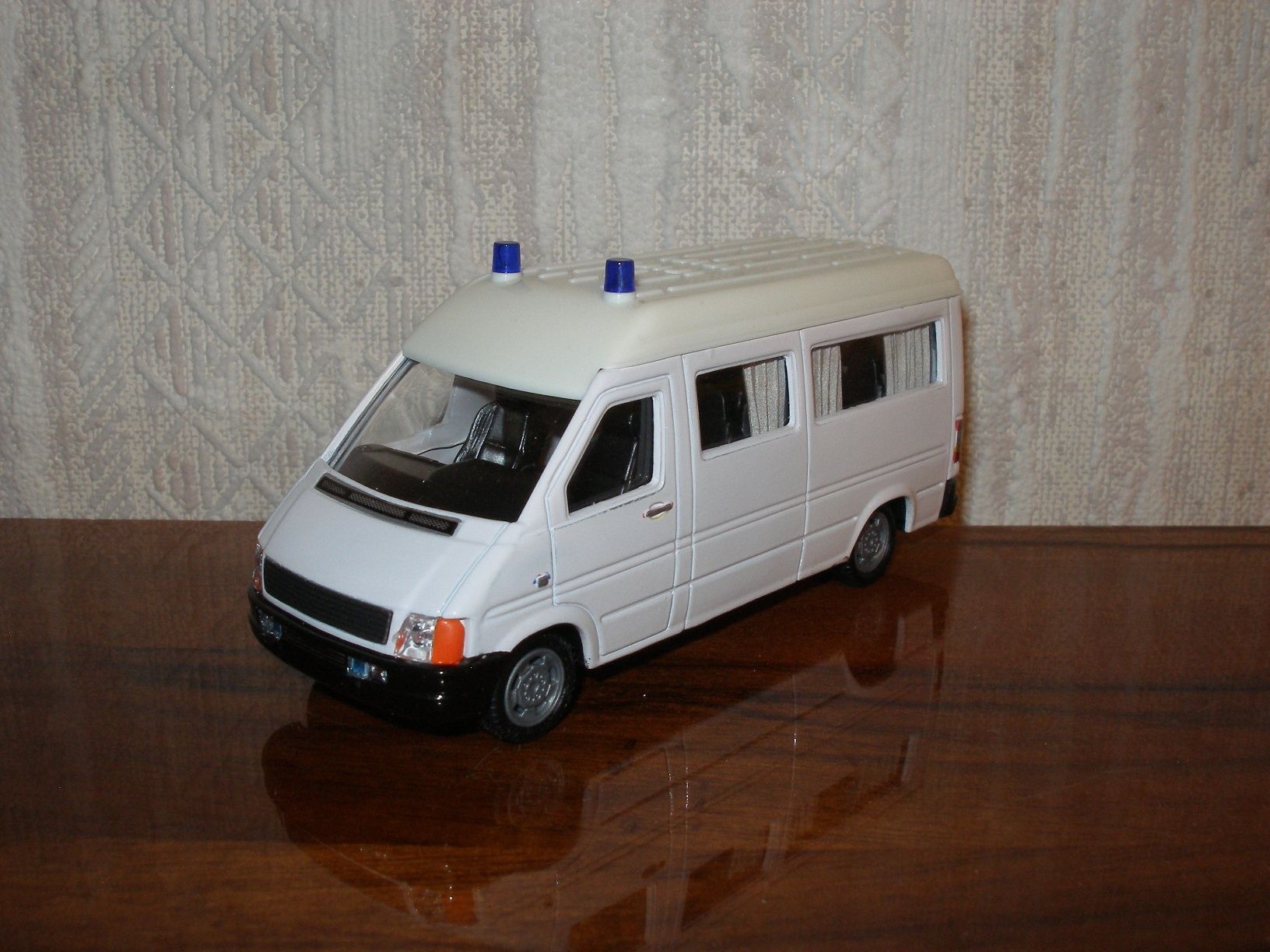 Volkswagen LT автомобиль спецслужб (Cararama, конверсия)