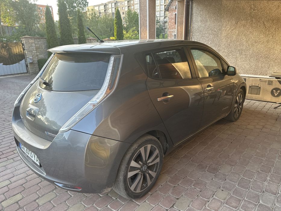 Оренда авто Nissan Leaf Нісан Ліф Ніссан Ліф