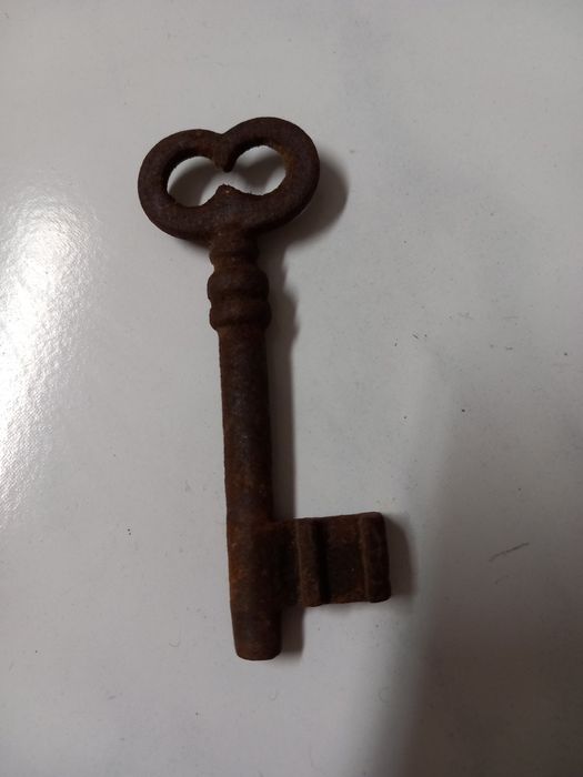 Chave muito antiga em ferro