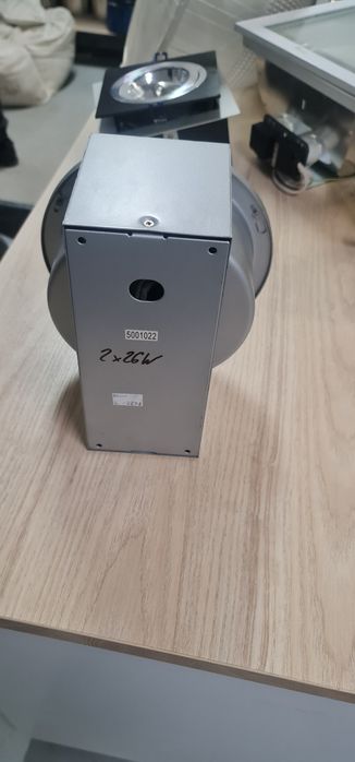 Lampa 2x 26w Max 60w klosz oprawa światła naświetlacz