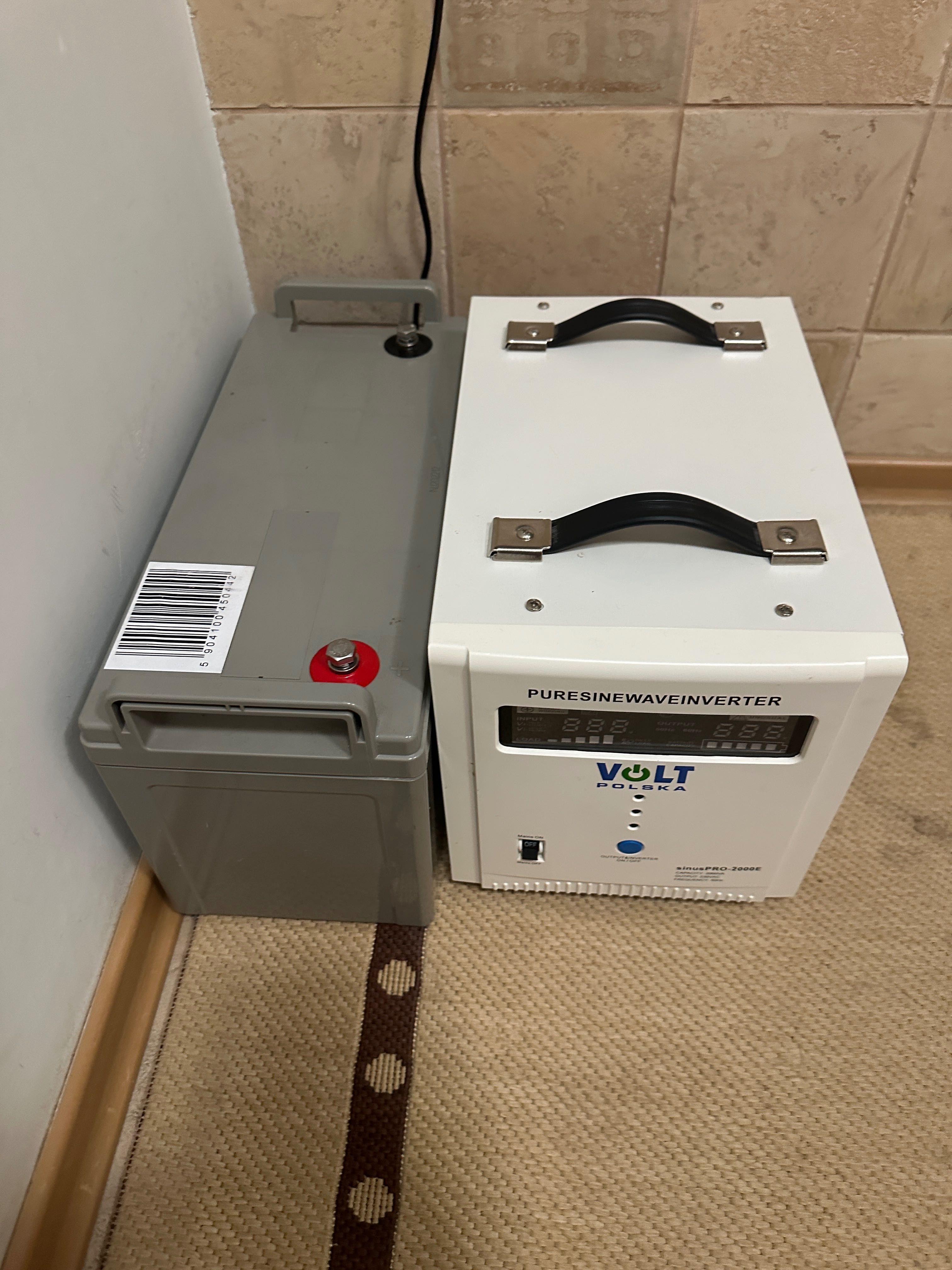 ДБЖ Volt Polska SINUS PRO та ак-р GEL 12V 140А