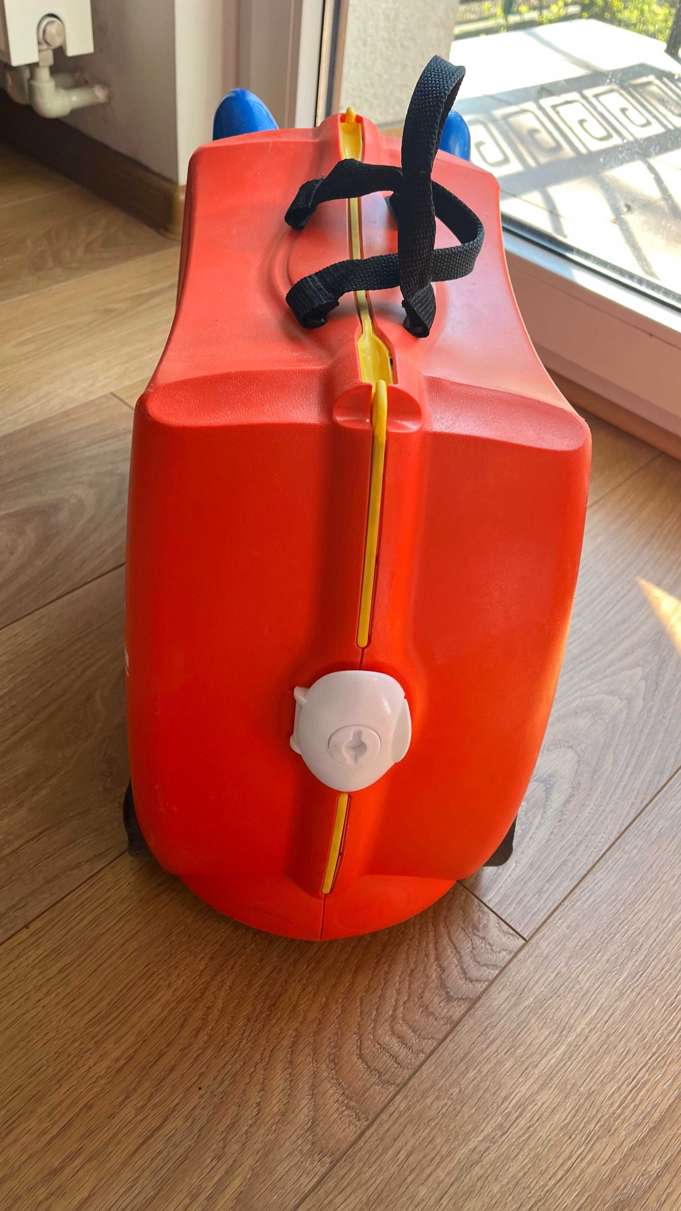 Trunki - wóz strażacki -  jeżdżąca walizeczka