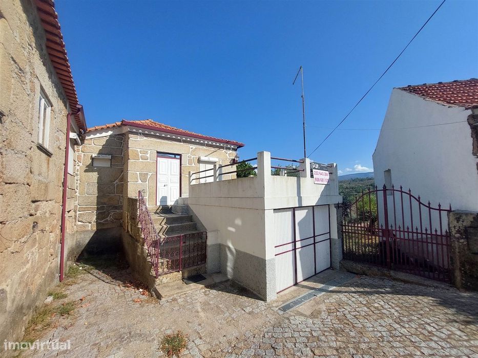 Moradia Rústica T3 em Vila Soeiro do Chão, Fornos de Algodres