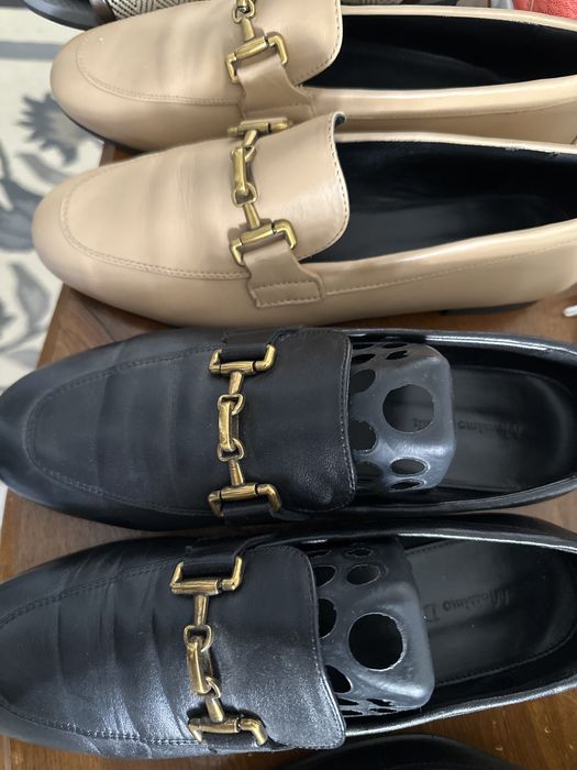 Varios pares de sapatos, que nao consigo usar.