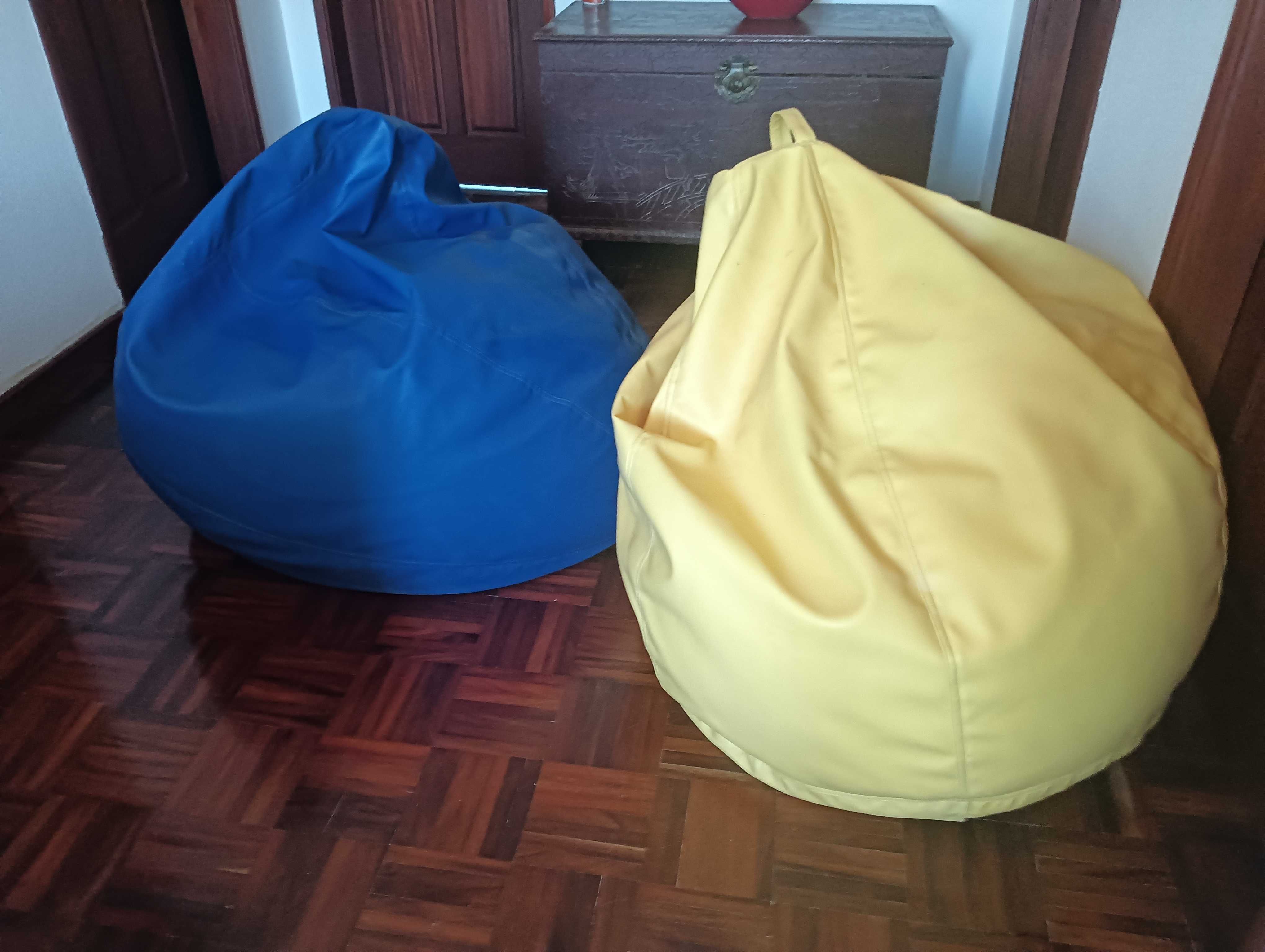 Puffs de grandes dimensões