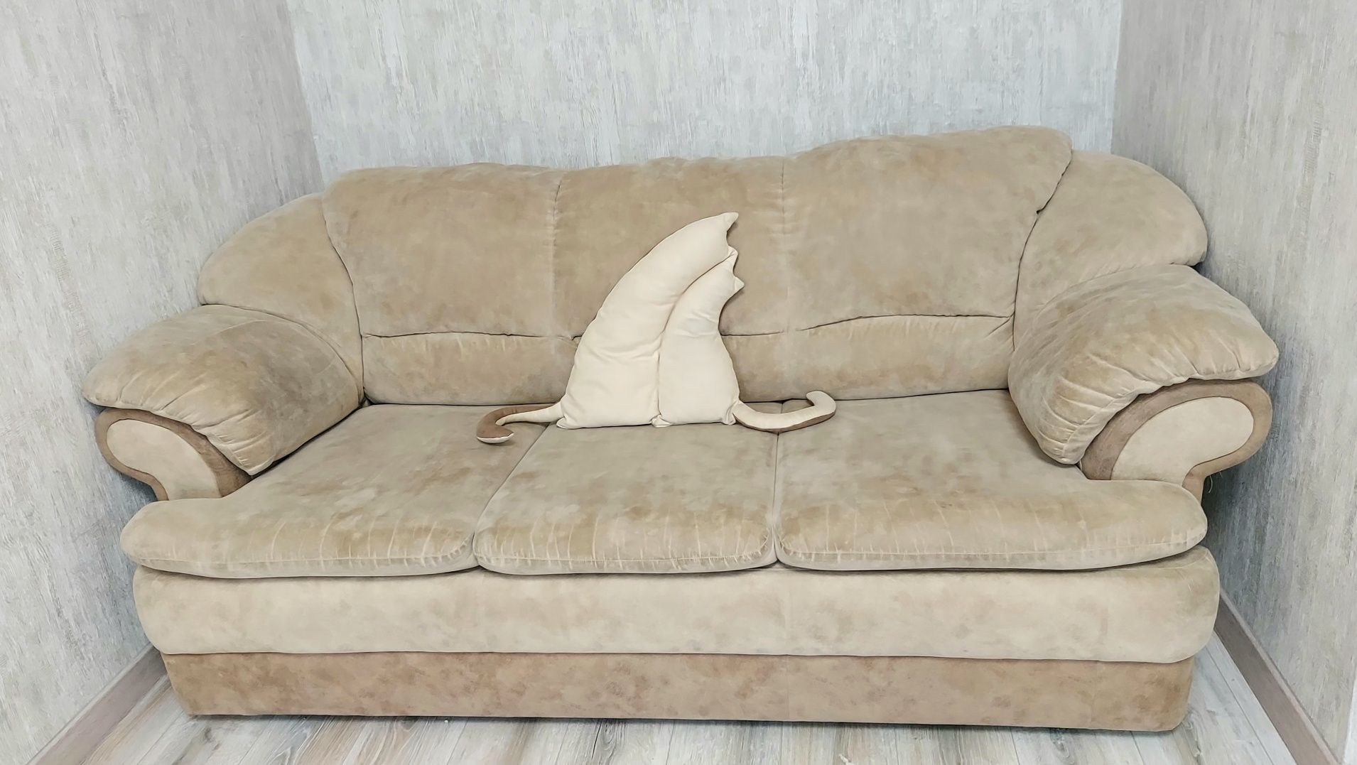 Продам комфортный диван 2,05м×95см.