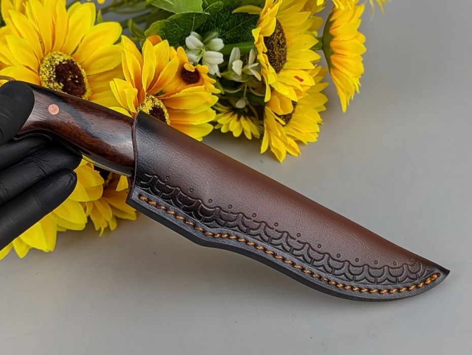 Ніж мисливця. Нож ручной работы с гравировкой.