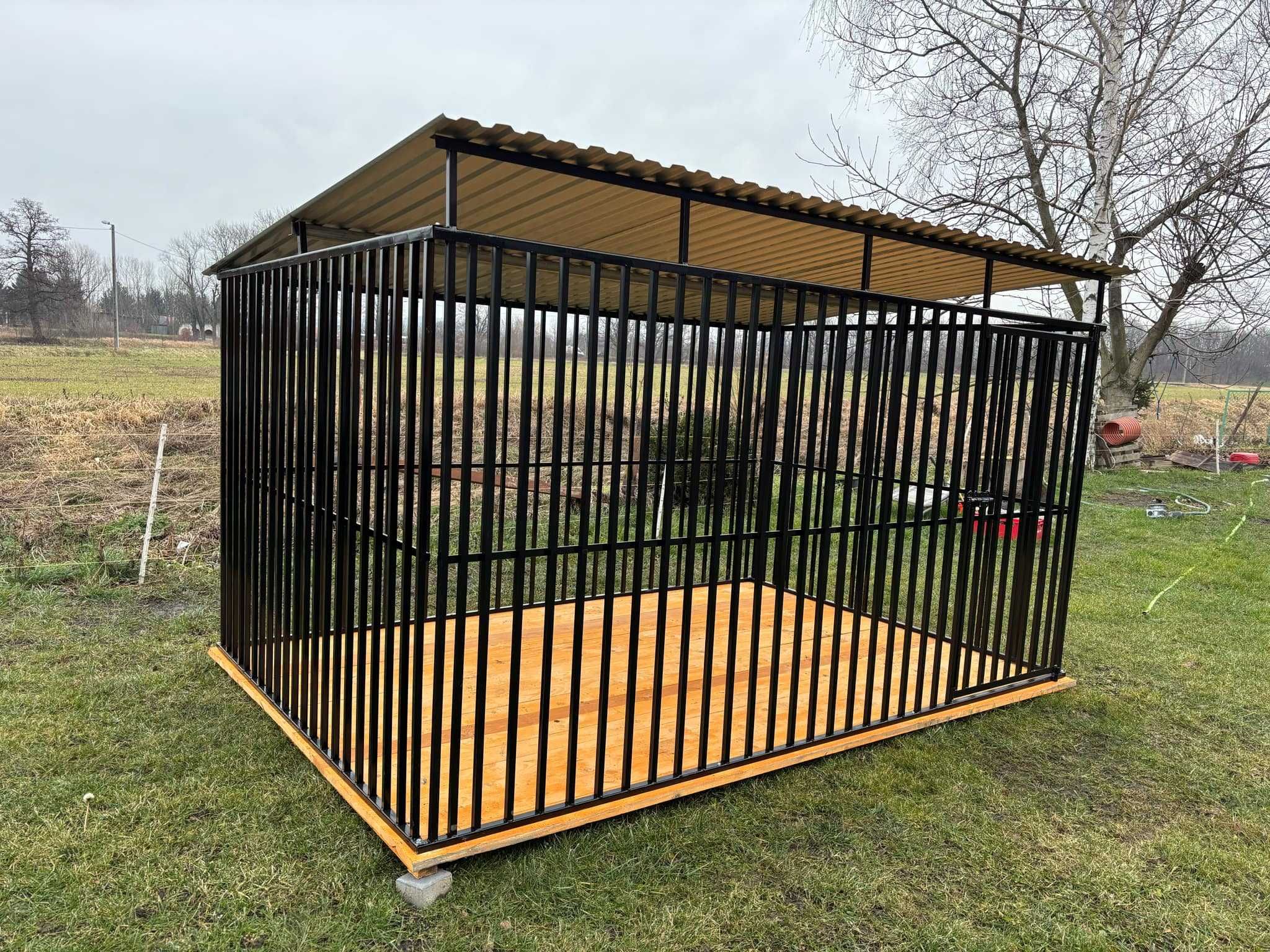 Solidny-Kojec dla psa / klatka-box