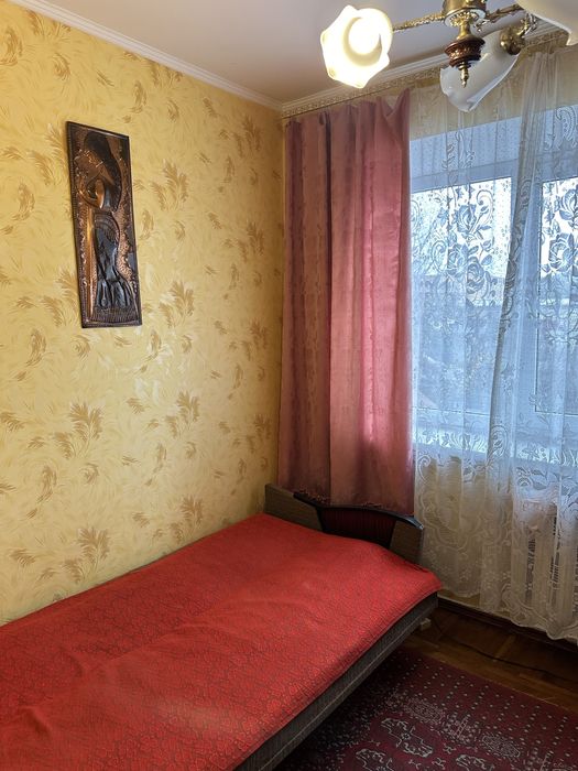 Оренда окремої кімнати для дівчини на Замості, Петроцентр. Варшавська