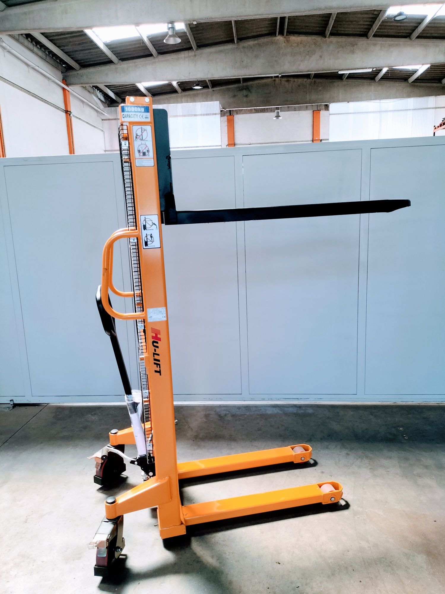 Porta Paletes , Empilhador, Stacker Manual 1000kg / 1500mm , Novo 925€