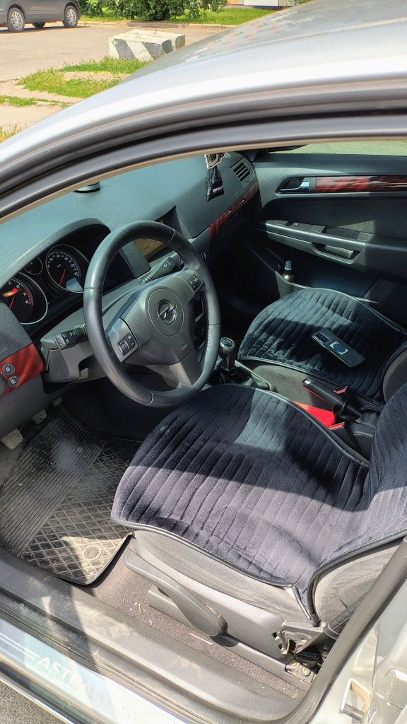 Opel Astra H 1.6 бензин