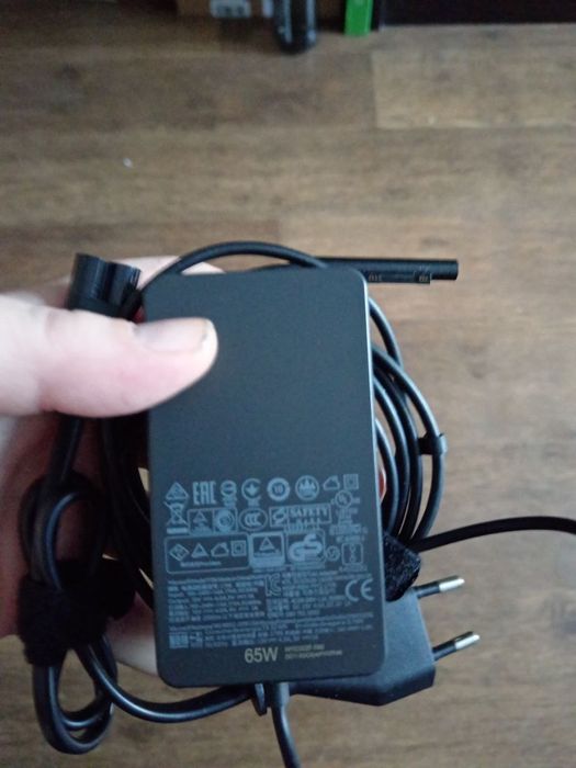 Оригин новую зарядку на планшет Microsoft