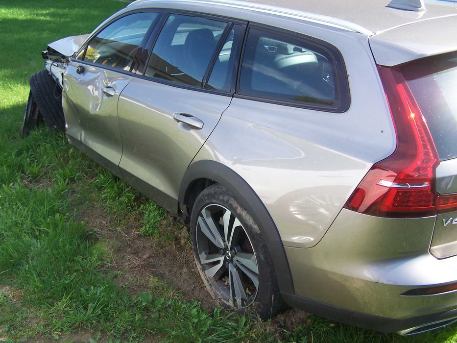 VOLVO V60 Cross Country D4 AWD 2019r