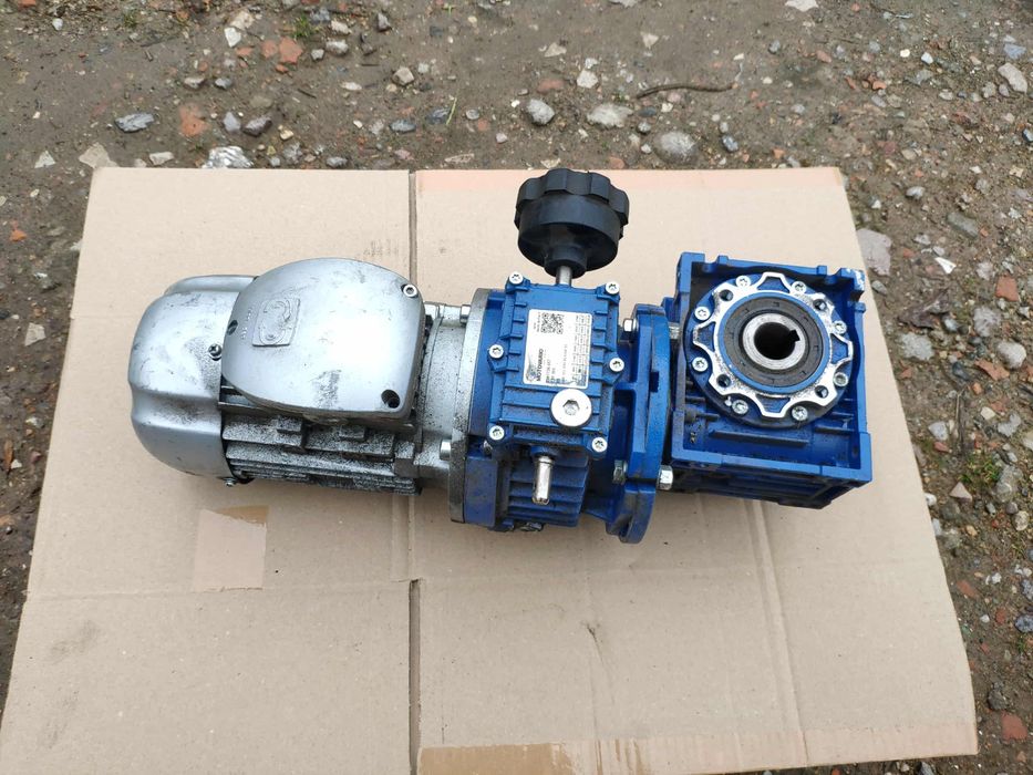 Motoreduktor sprzedam z wariatorem regulacja obrotów