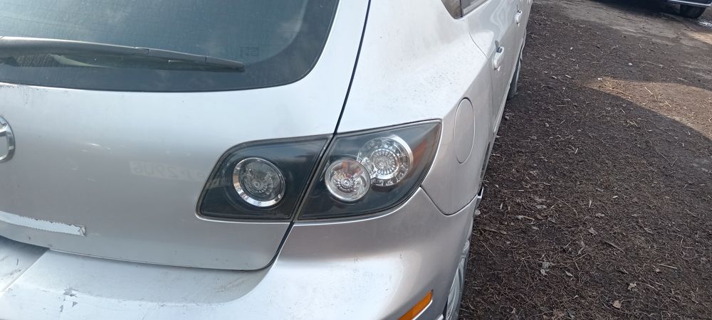 Maxda 3 bk фари задні лед led передні