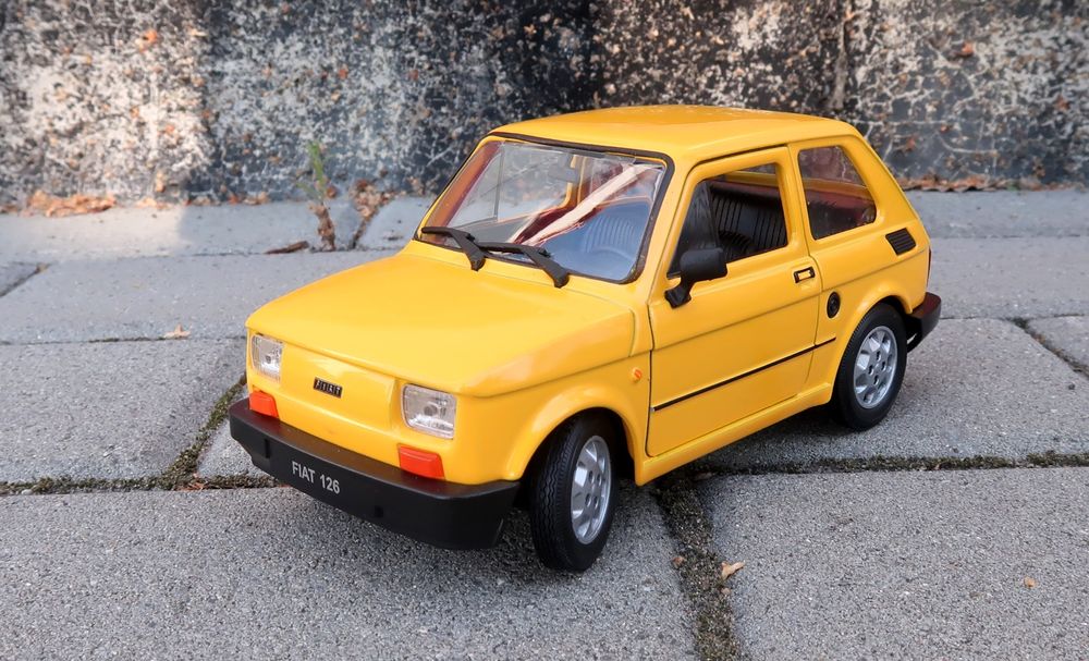 Maluch Fiat 126p żółty