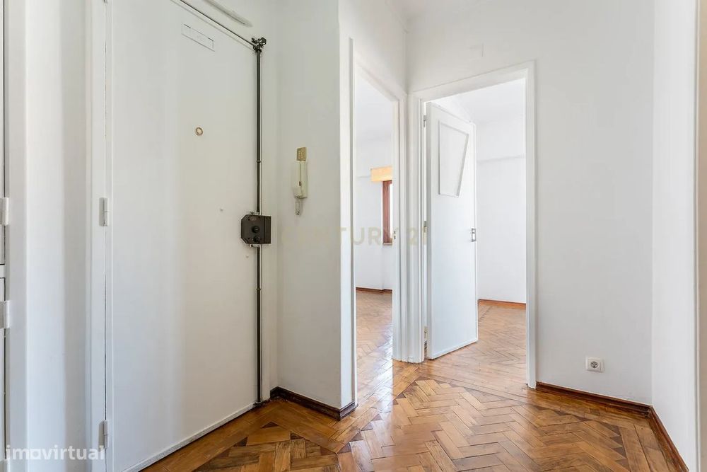 RESERVADO - Arrenda-se Apartamento T1 na Estrada da Luz