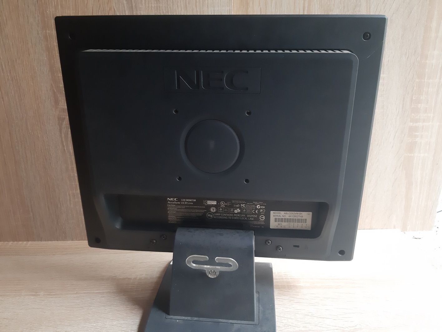 Монитор NEC AccuSync LCD52VM 15 дюймов с динамиками