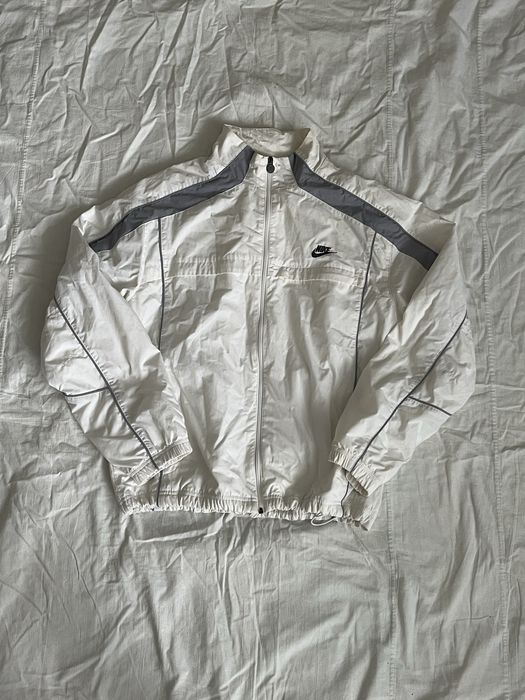 Біла вінтажна вітровка nike